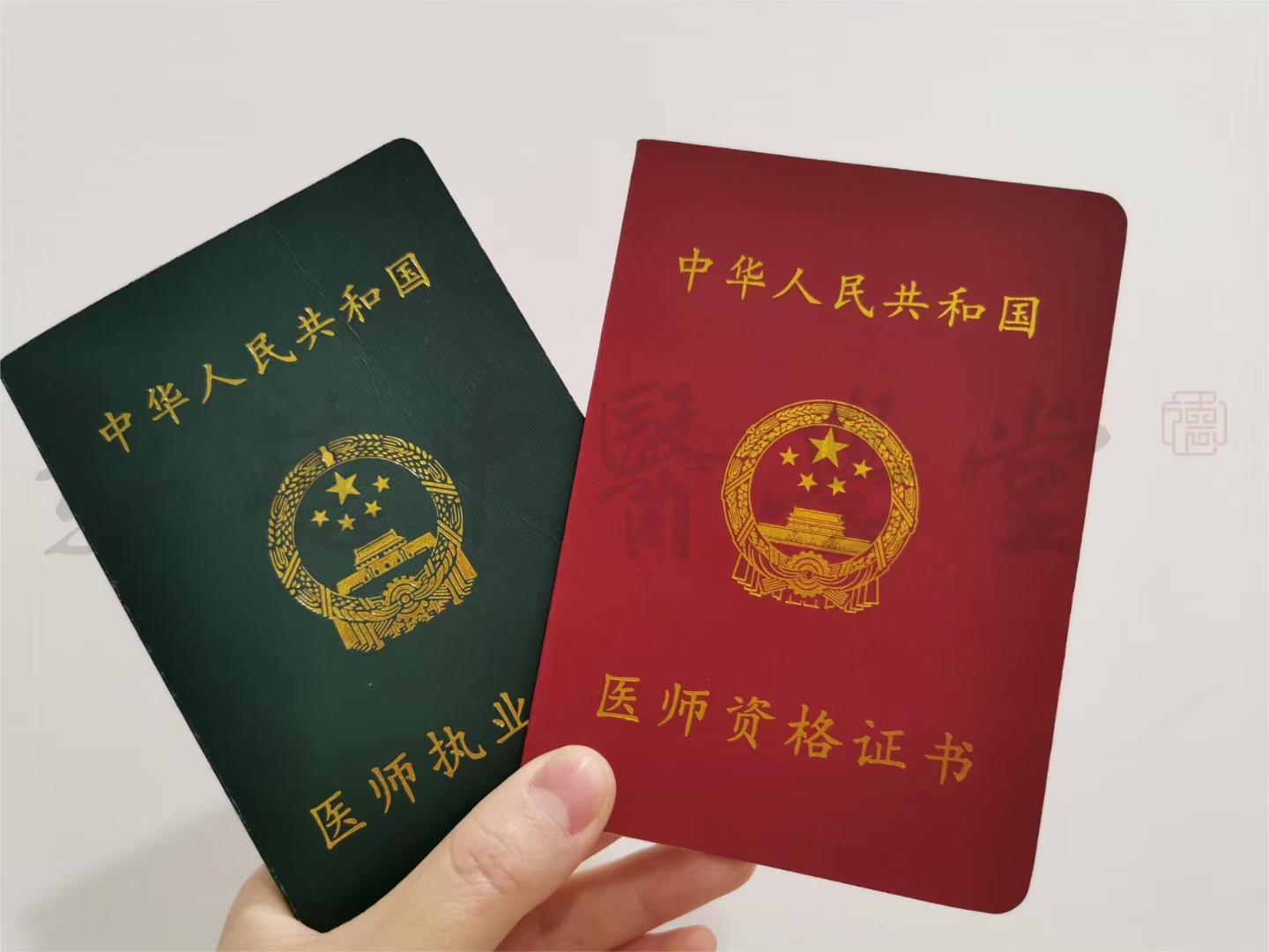 成都弘德中医学堂优秀学员医学荣誉证书一览