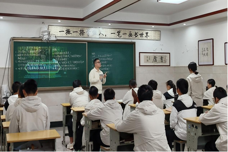 孩子厌学休学、叛逆封闭？正弘教育陪您带孩子走出困境