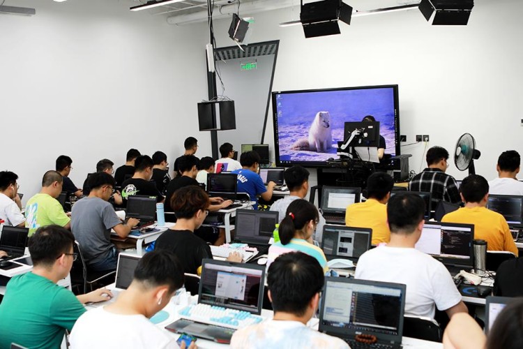 华清远见嵌入式非凡就业班