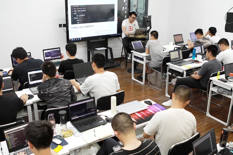 华清远见人工智能非凡就业班