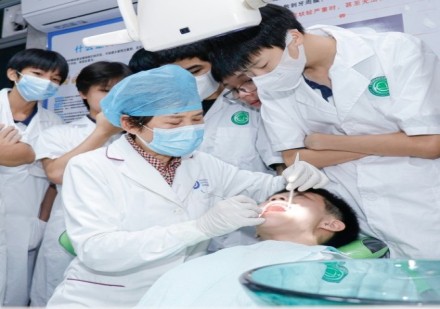 口腔医学技术课程