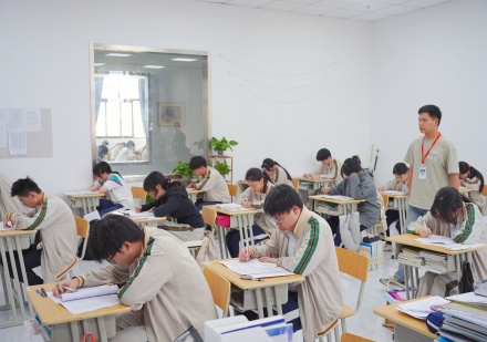 上海民办高中3+3高考文化辅导班
