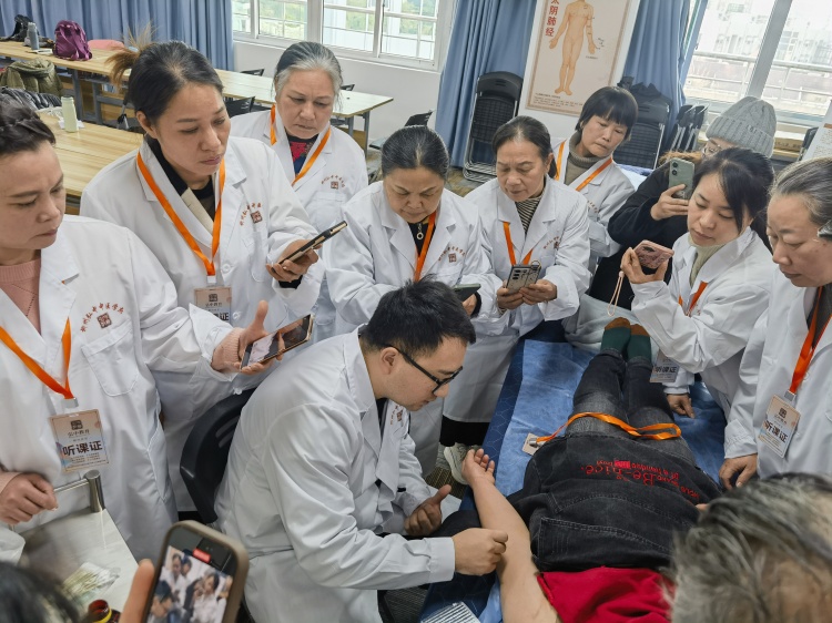 广西柳州弘中教育教学现场