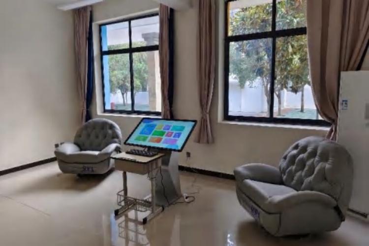  山东华梁启航素质教育催眠室