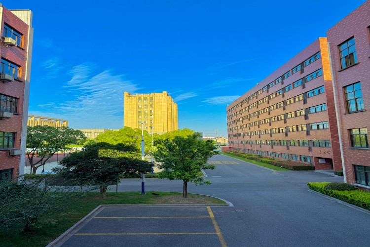 苏州盛湖学校初三复读