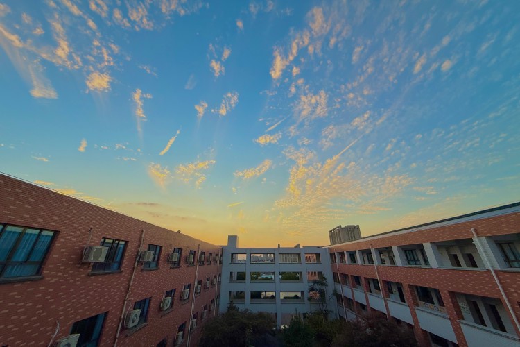 苏州盛湖学校初三复读