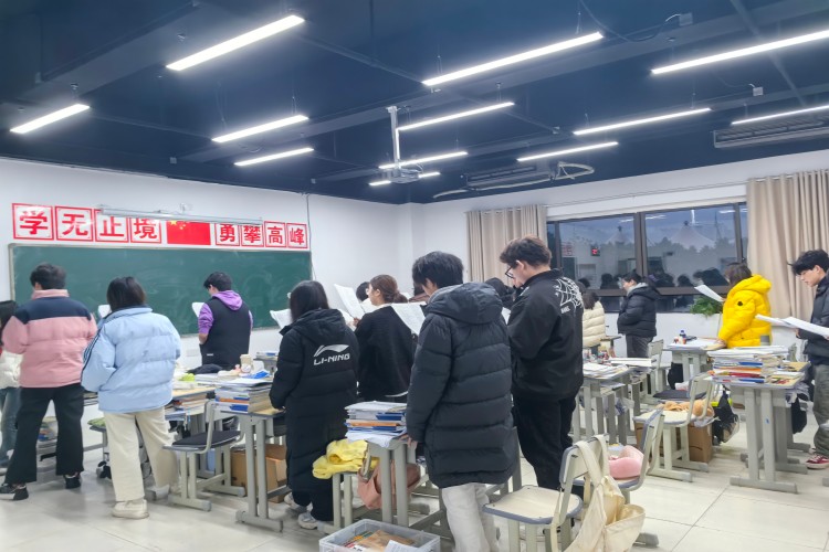 重庆昂扬速才高考复读学校