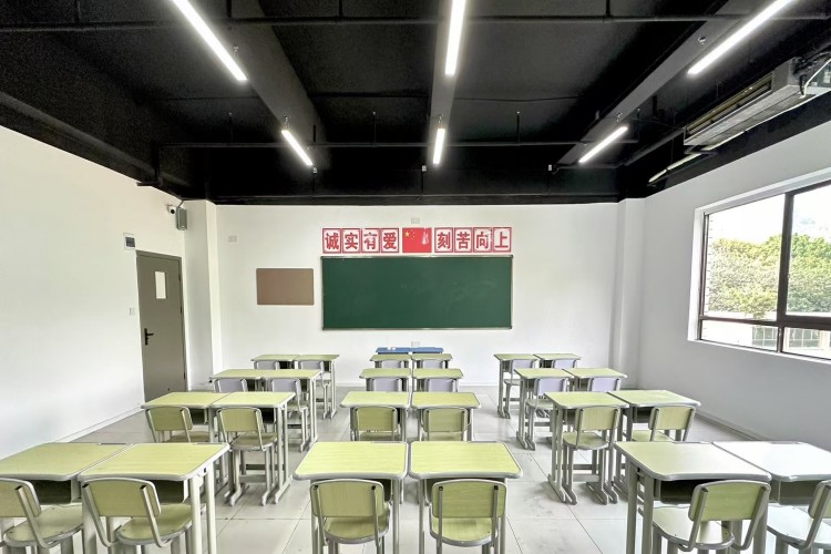 重庆昂扬速才高考复读学校