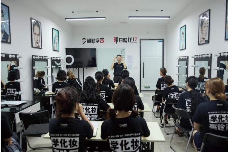 广州玲丽美学教学环境