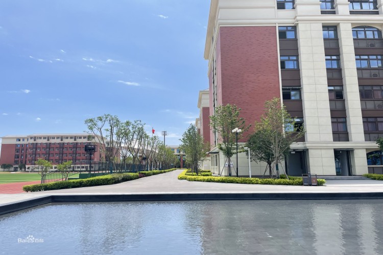 四川博雅明德高级中学校区环境