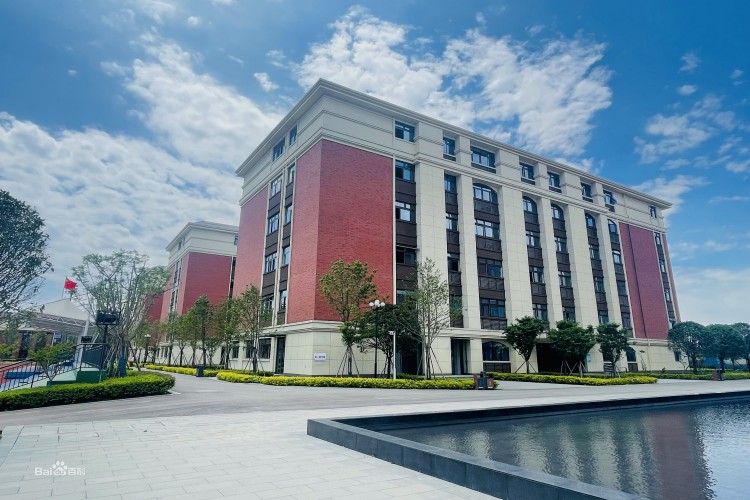 四川博雅明德高级中学校区环境