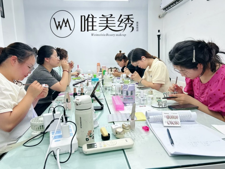 济源唯美绣美妆职业培训学校