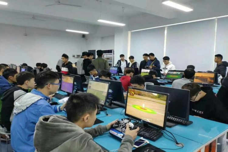 深圳鑫翔无人机环境图