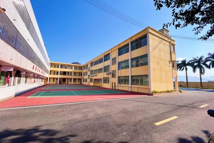 英德市博冠实验学校校区环境