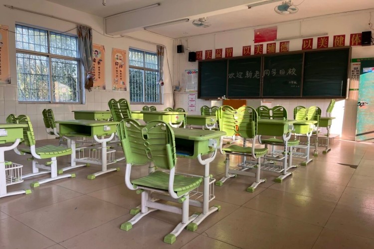 英德市博冠实验学校校区环境