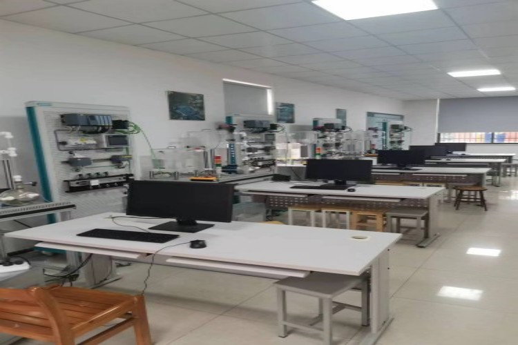 湖北中南高级职业技术学校