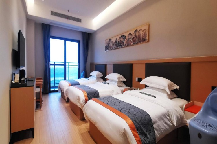 湖北蕲艾集团中慧职校校区环境