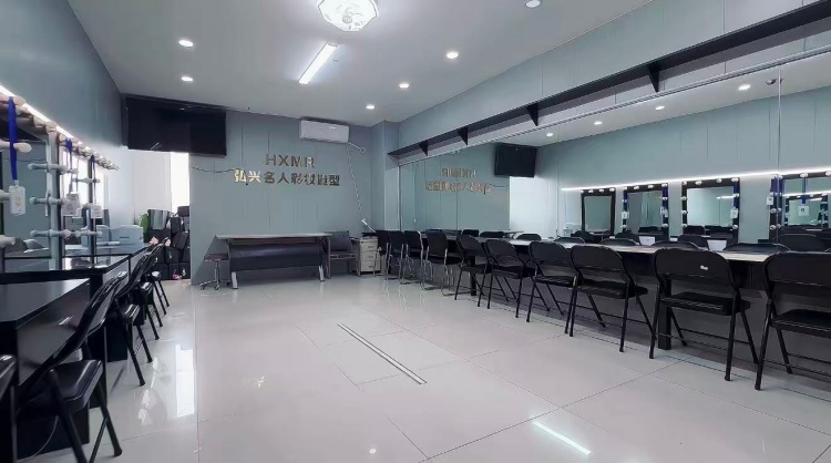 银川弘兴名人化妆学校