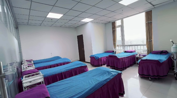 银川弘兴名人化妆学校