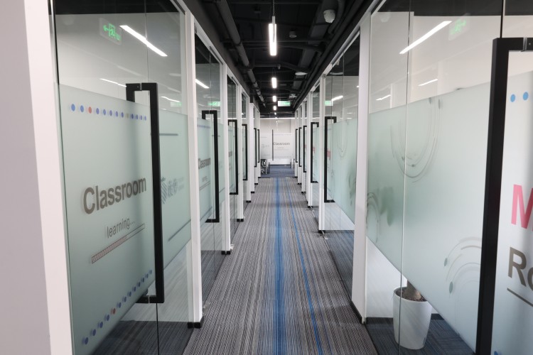 上海菠萝国际教育环境图