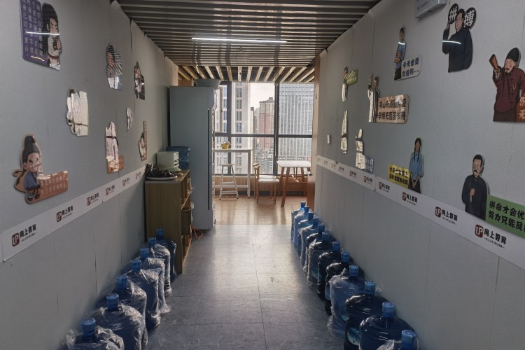 贵州向上教育校区环境