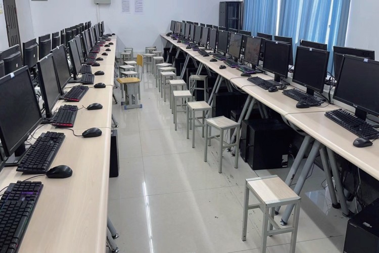 河南优佳教育环境图