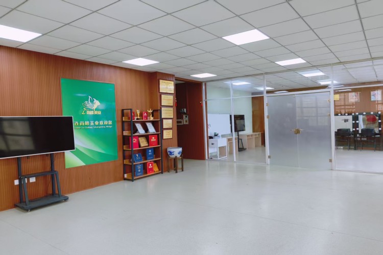 大连尚峰美妆校区环境图