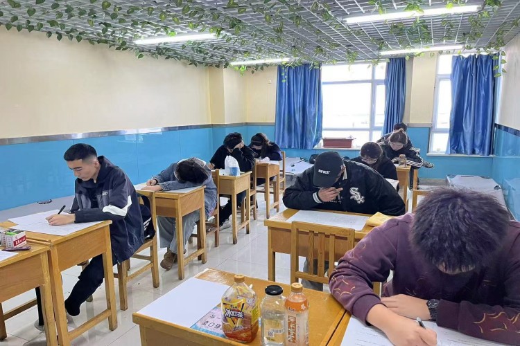 新疆鸿轩教育学校环境图