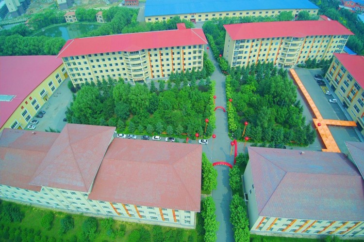 长春博仁中等职业学校校区环境图