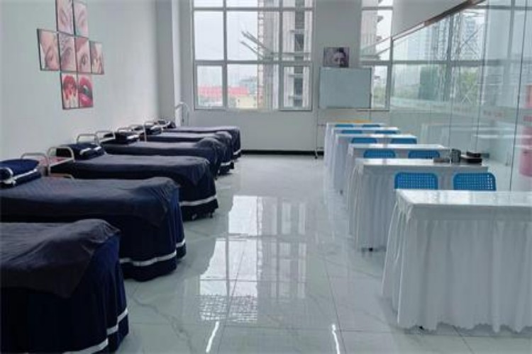 邯郸金皇后美发彩妆学校