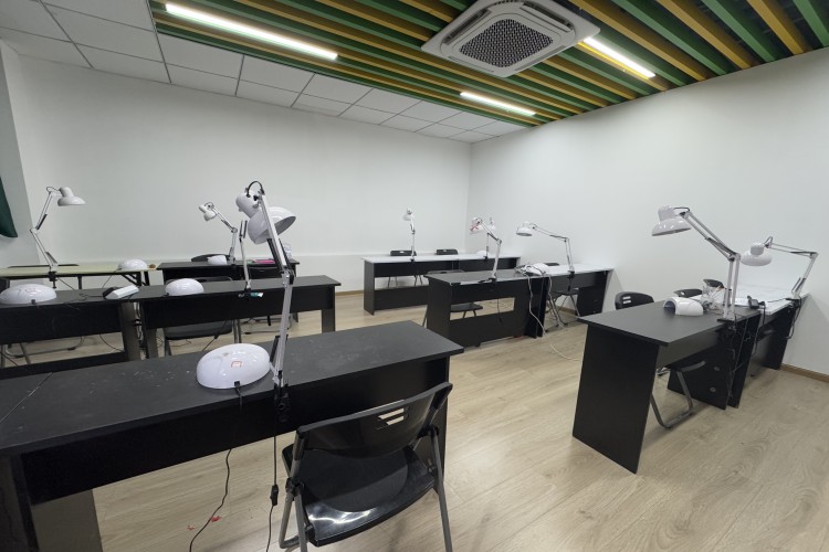 成都赫彩化妆学校