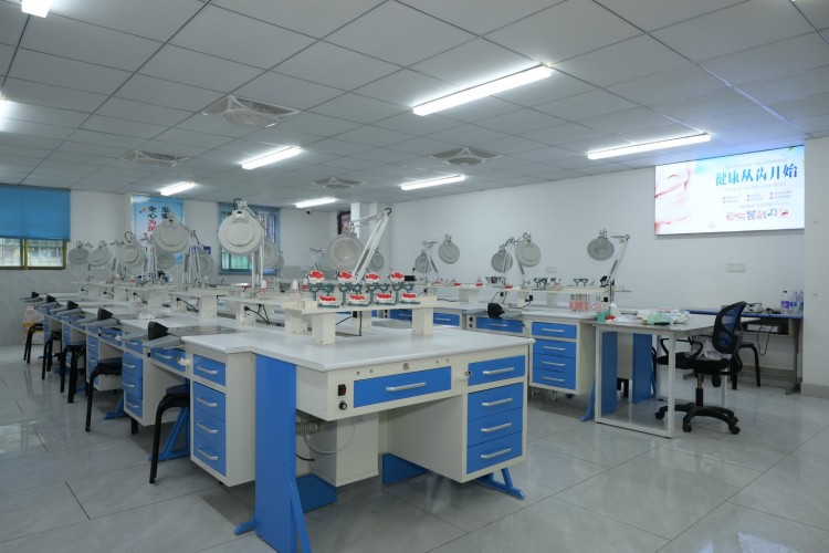 福建鸿源技术学校校园环境图