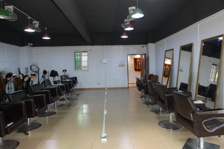 福建鸿源技术学校校园环境图