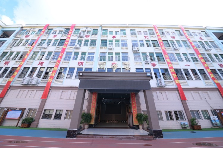 福建鸿源技术学校校园环境图