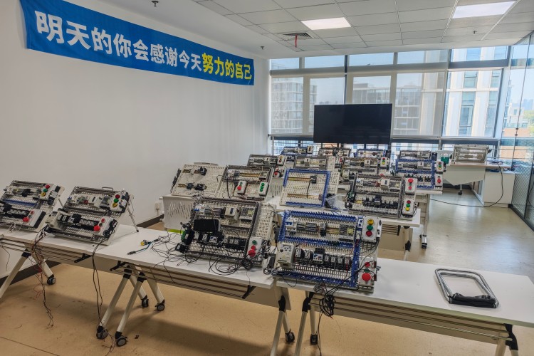 合肥亿创职业技能培训学校设备教室