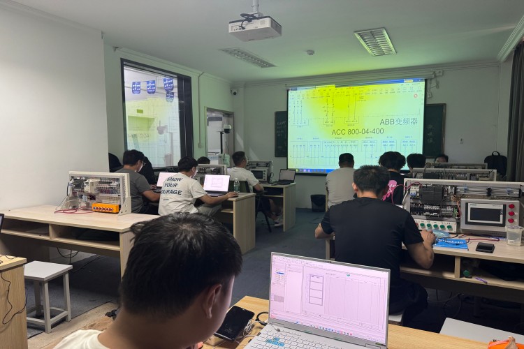 无锡锐志智能职业培训学校