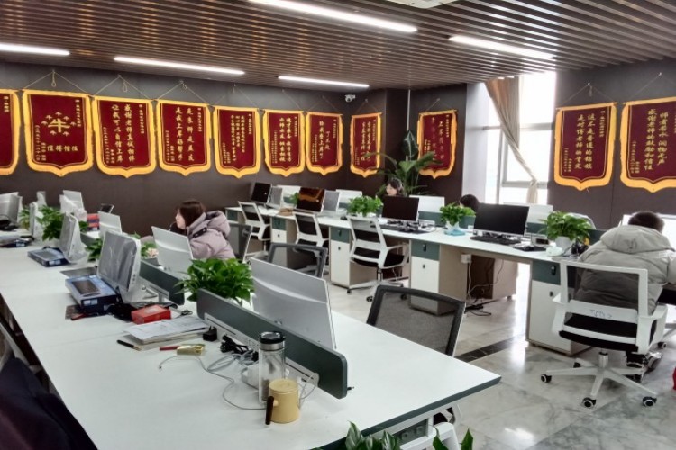 安徽聚精汇英教育校区环境图