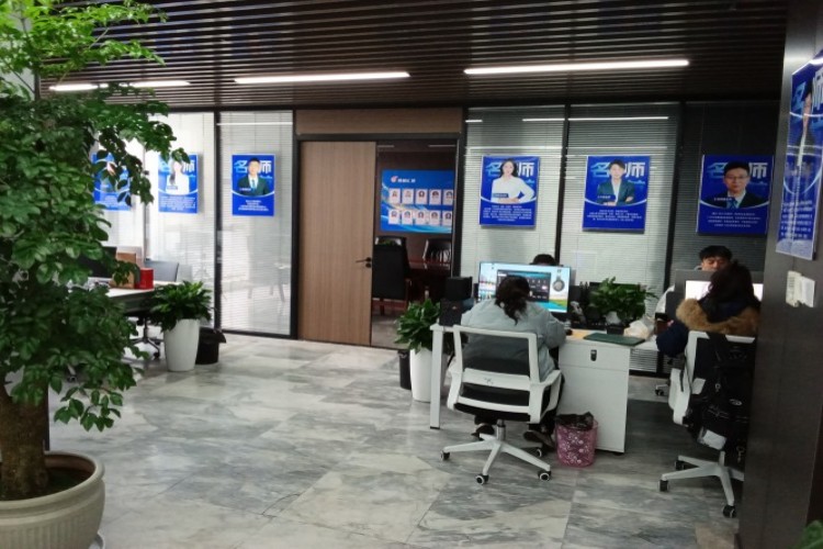 安徽聚精汇英教育校区环境图