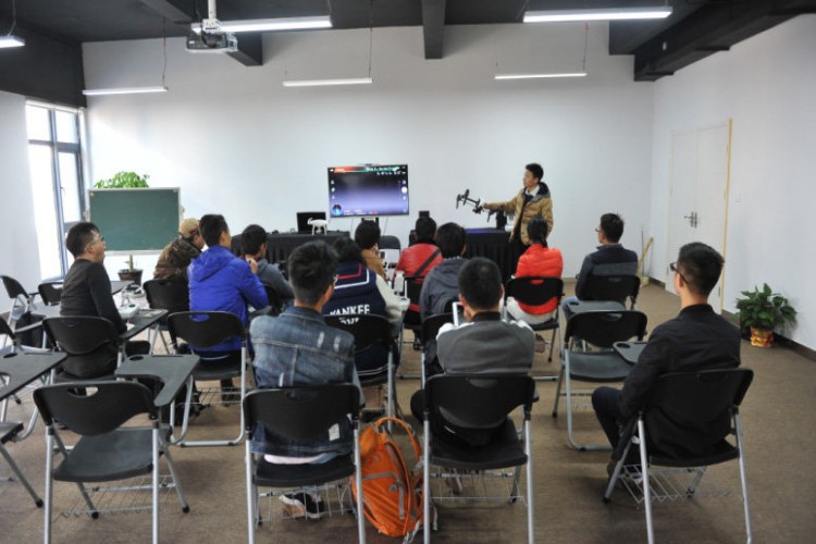 广州华科尔无人机校园环境图片