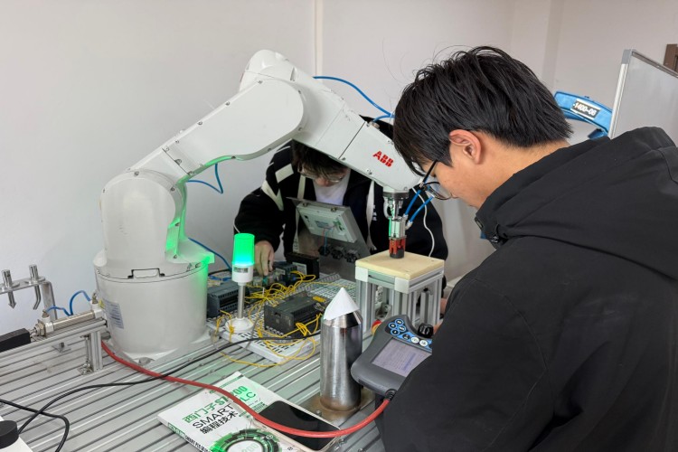 焜曦教育青岛校区实训课堂