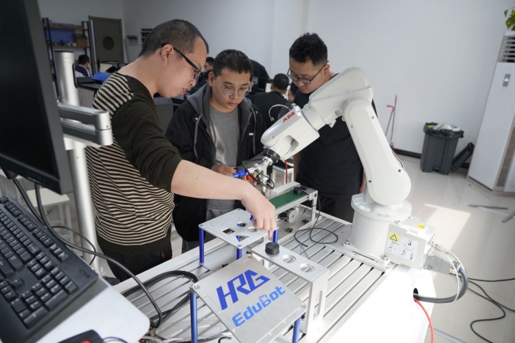 郑州优星图教育机器人学习