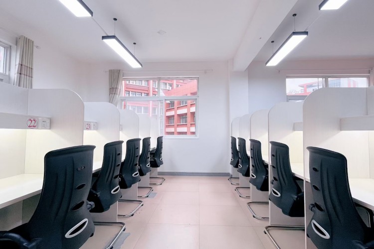 新乡启航考研校区环境图片