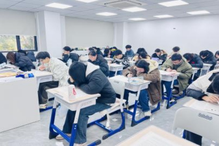 浙江学航高复中心