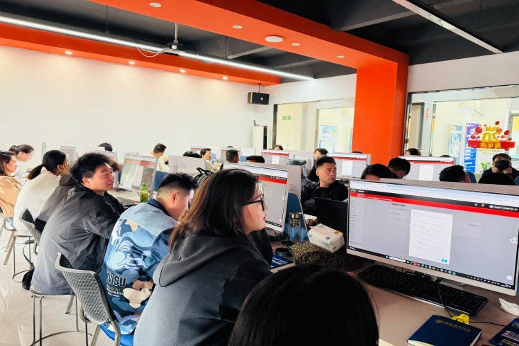 义乌飓风电商学院上课图