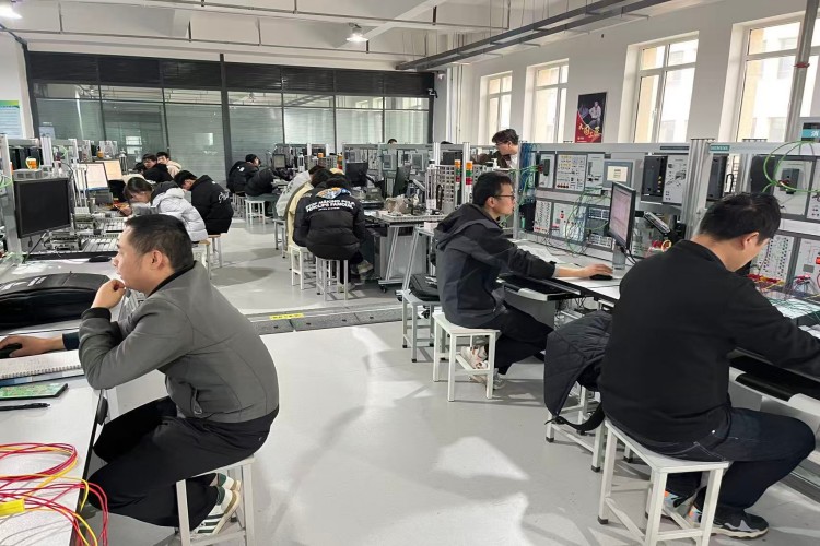 甘肃瑞亚智控职业培训学校