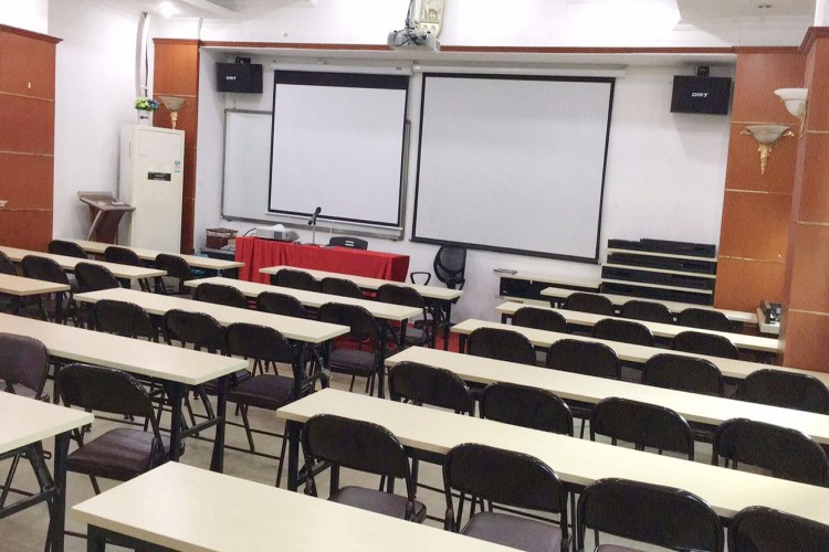 深圳华辰教育学校环境