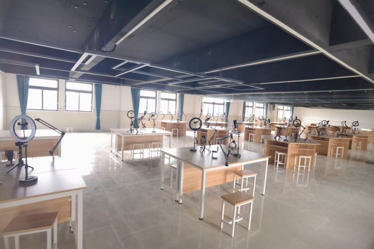 佛山市华厦技工学校环境图
