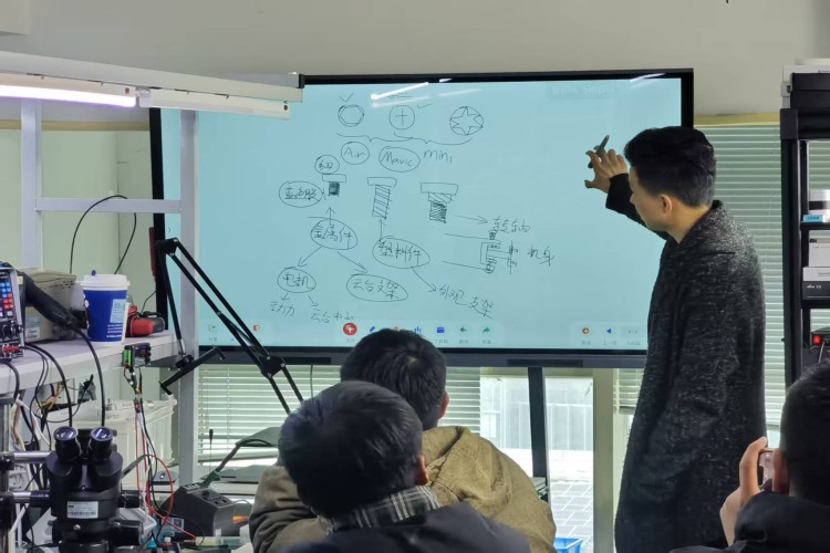 江苏物熵无人机维修环境图