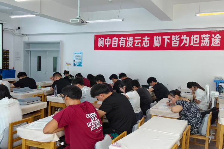 哈尔滨锐星教育环境图