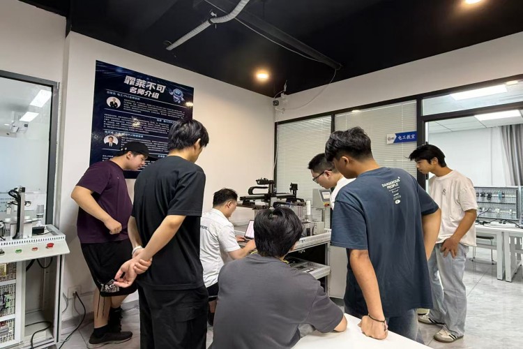 上海霏莱不可教育环境图